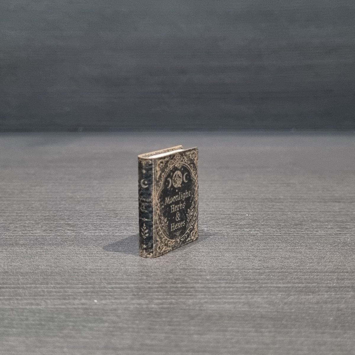 Moonlight, Herbs & Hexes Book