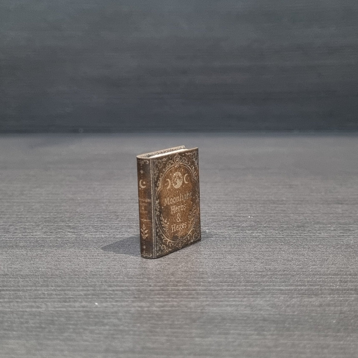 Moonlight, Herbs & Hexes Book