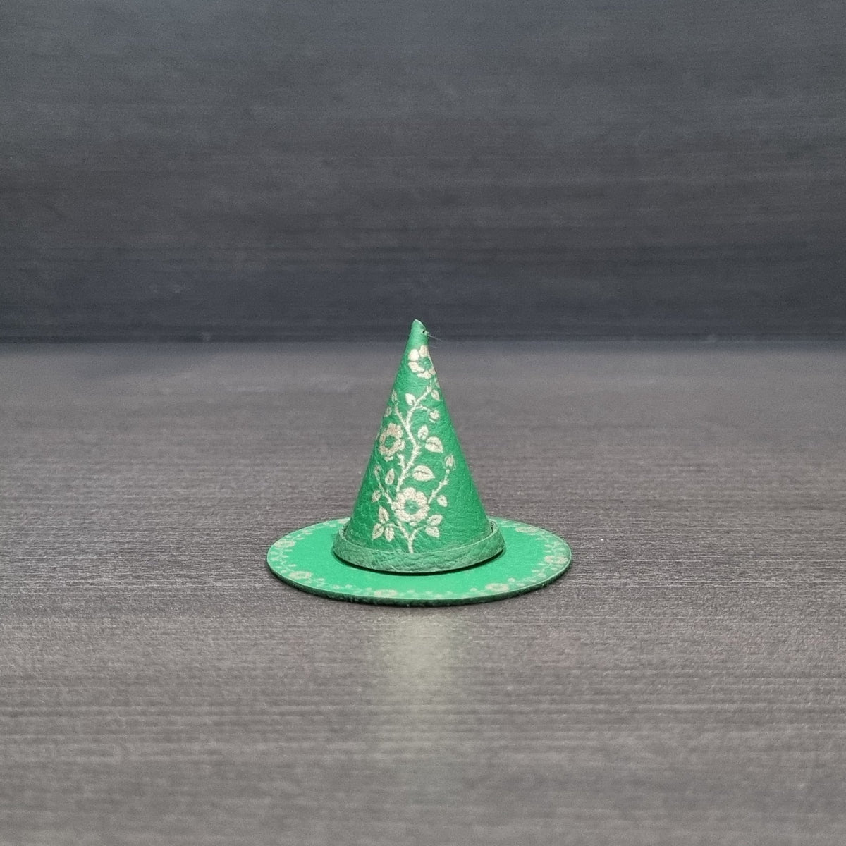 Witch Hat - Wildwood Rose